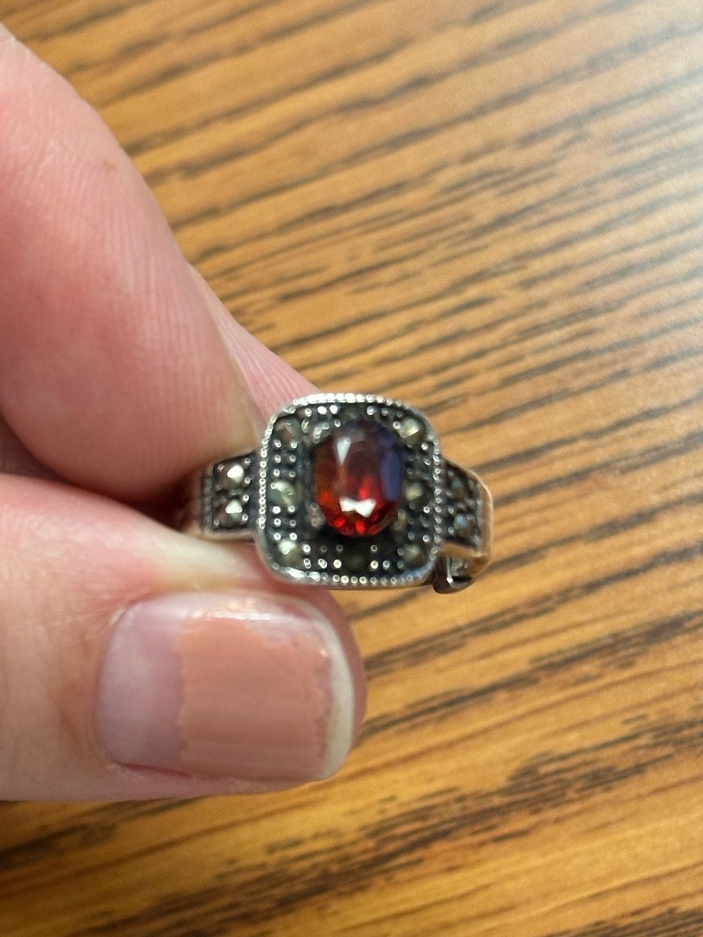 Sterling Silver Garnet-Red Vintage Style Ring